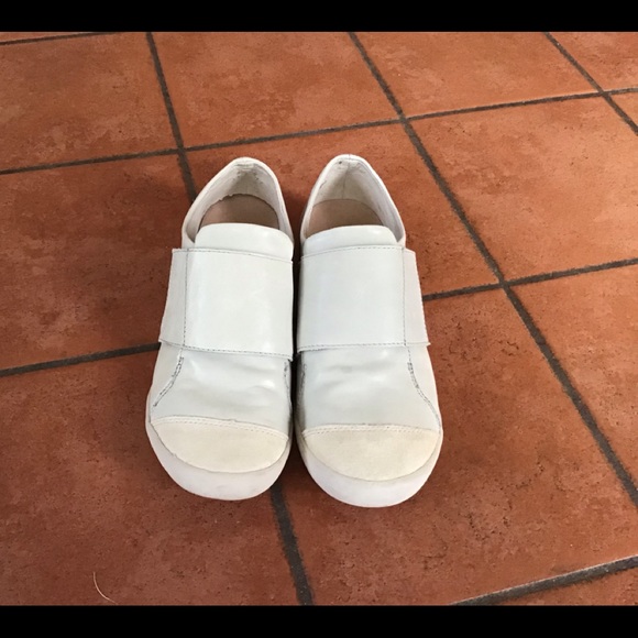 dkny coley wedge sneakers